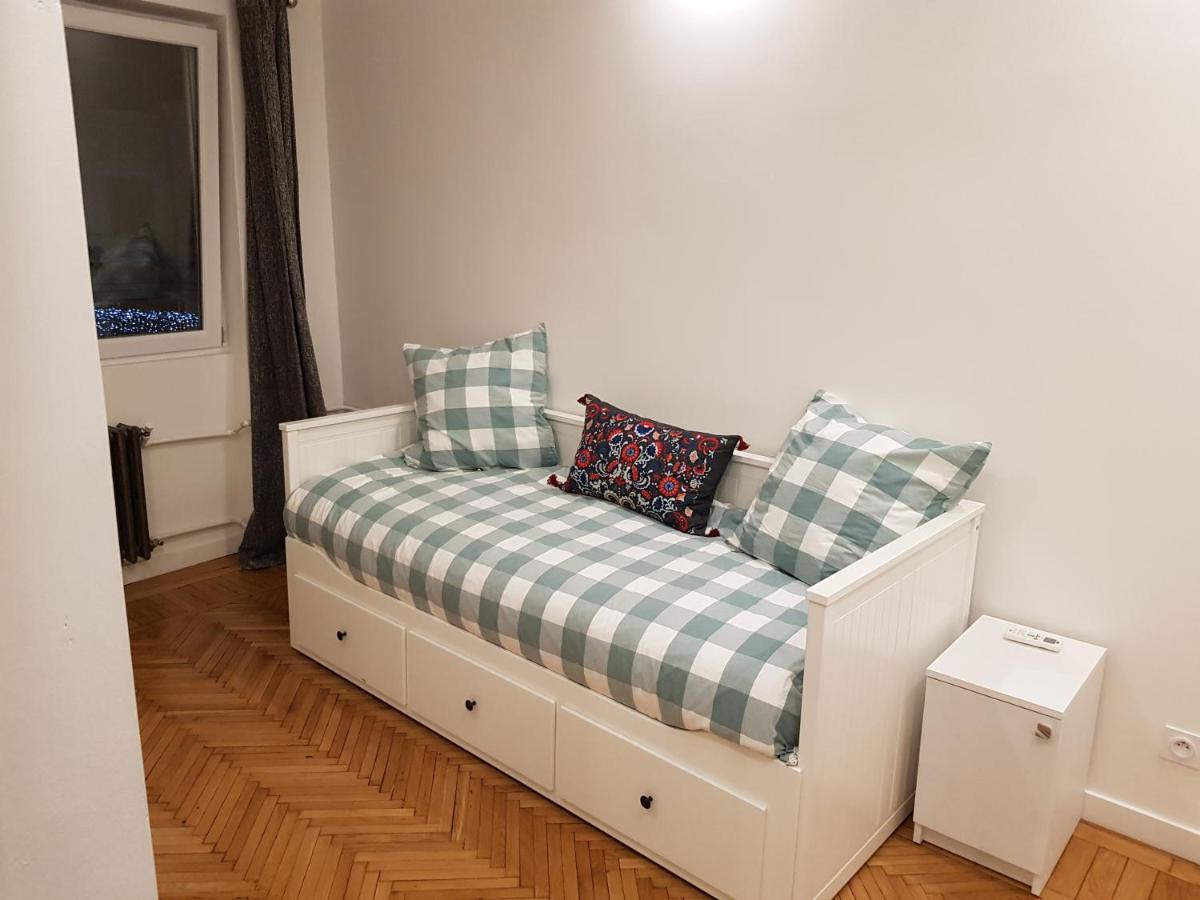 Appartement Central 2 à Craiova Extérieur photo